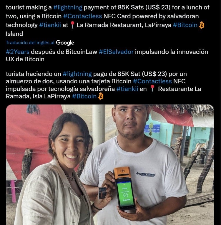 "Turista gaciendo un pago con lighting por 85.000 satoshis (USD 23) por un almuerzo para dos, usando una tarjeta NFC de bitcoin impulsada por la tecnología salvadoreña"