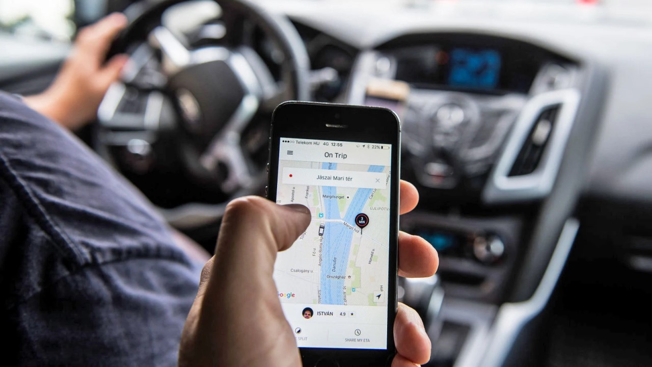 Los expertos dicen que Uber seguirá siendo ilegal y que las autoridades pueden multar y detener a los conductores.