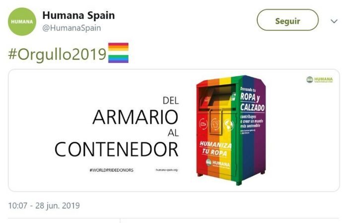 Captura de pantalla del tweet en el que Humana promocionaba su campaña del Orgullo 2019. En la imagen del tweet se puede ver el eslogan "del armario al contenedor" junto a un contenedor de ropa de la asociación