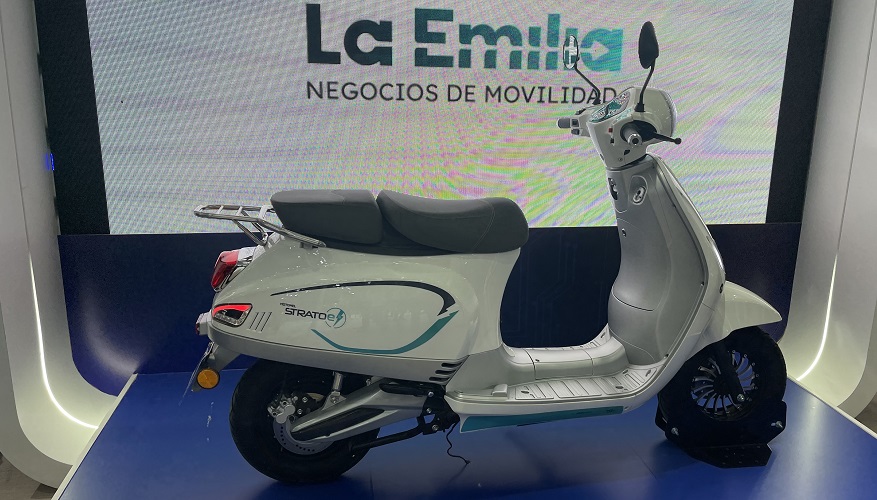 Motomel presentó la STRATOe en el Motorbike Show.
