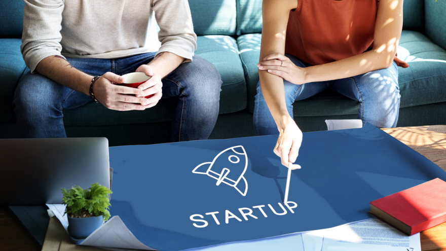 El mundo emprendedor exige bajar las barreras burocráticas y fiscales para generar más empresas que den empleo
