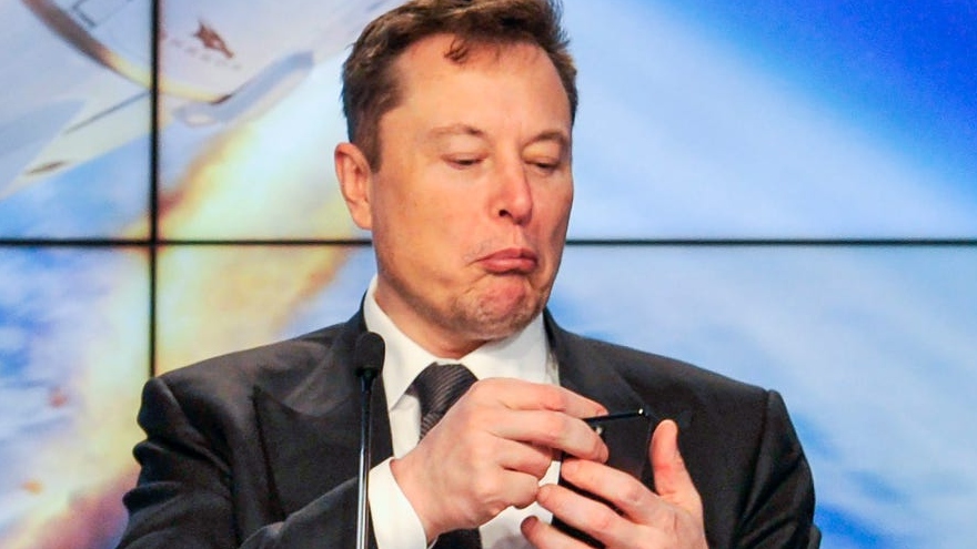 Elon Musk que pidió pausar su desarrollo