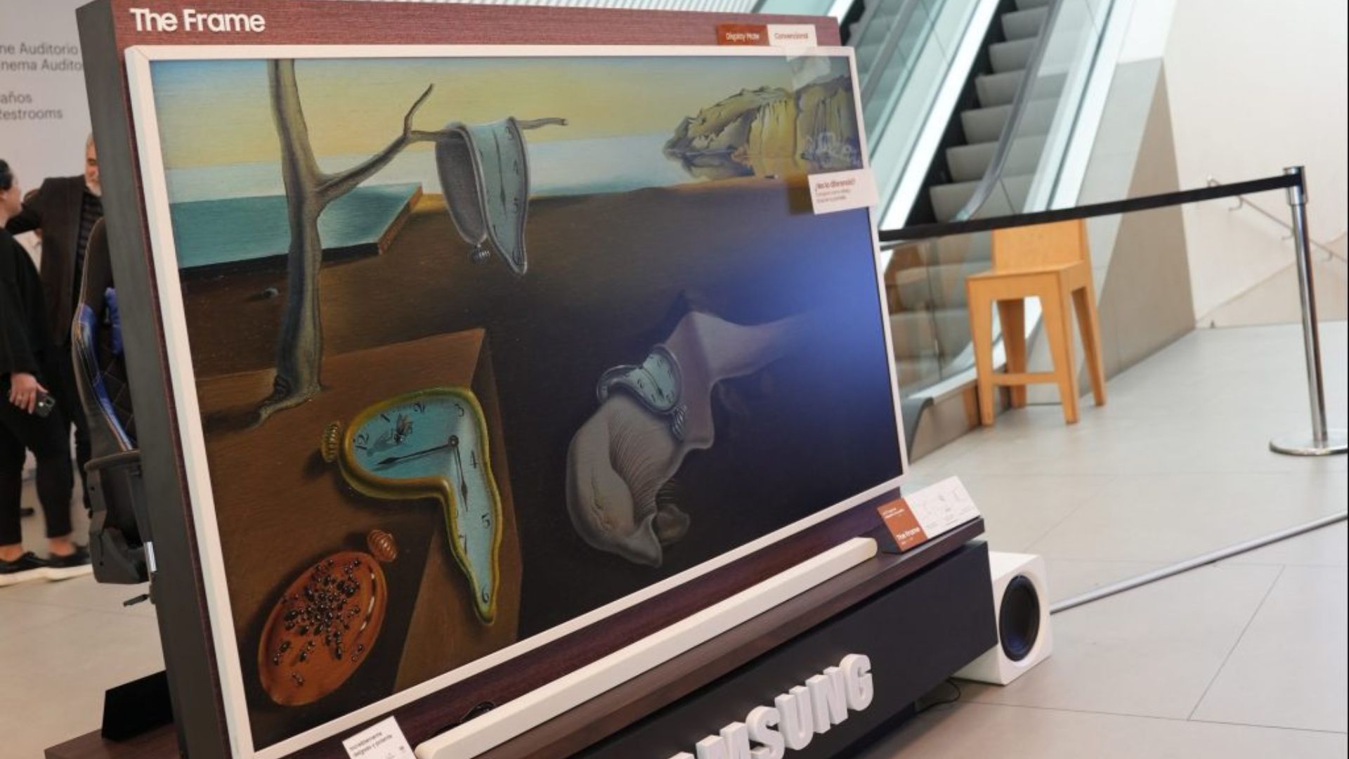 Nuevo The Frame, de 75 pulgadas, el modelo de Samsung que transforma al televisor en una obra de arte