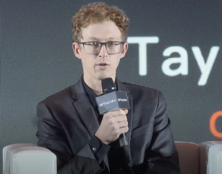 durante la Cumbre Mundial de Minería Digital Bitmain 2023