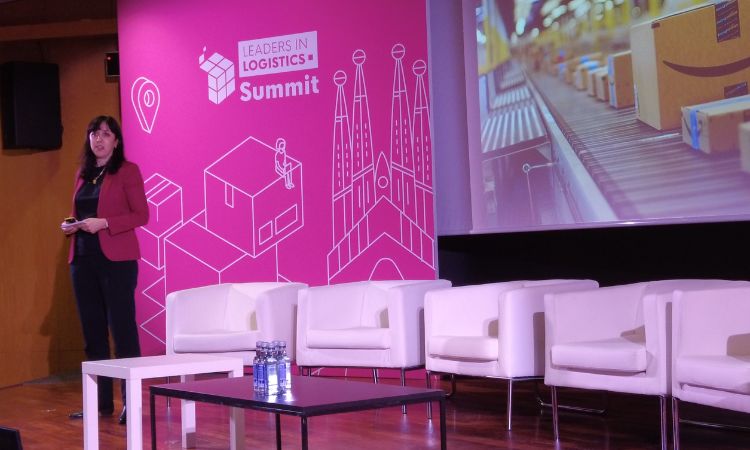 Marina Lussich, PM principal, Política de Sostenibilidad de Operaciones y Asociaciones en Amazon en la Cumbre LIL